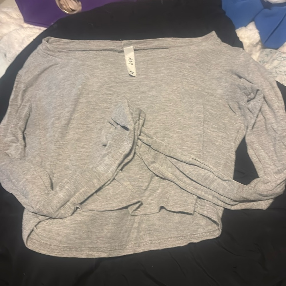 grey cropped long sleeve size S